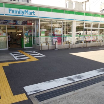 コンビニ　ファミリーマート 灘篠原本町店（コンビニ）まで94m
