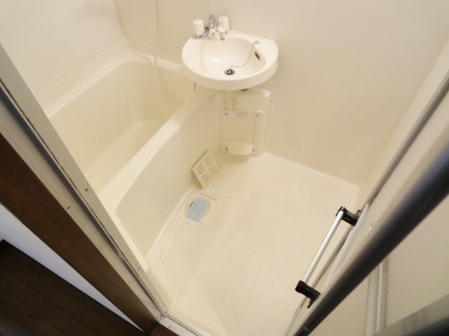 バス・シャワールーム　同物件別号室のものです。