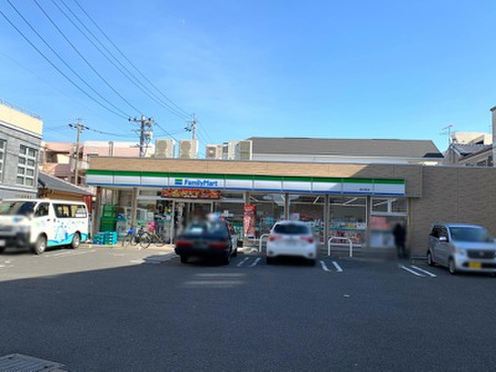 コンビニ　ファミリーマート 徳川町店（コンビニ）まで400m