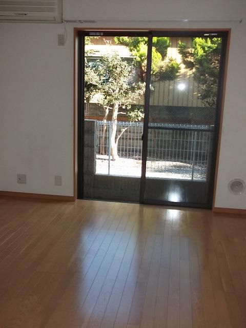 その他部屋・スペース　オシャレな外観・内観！インターネット設備有