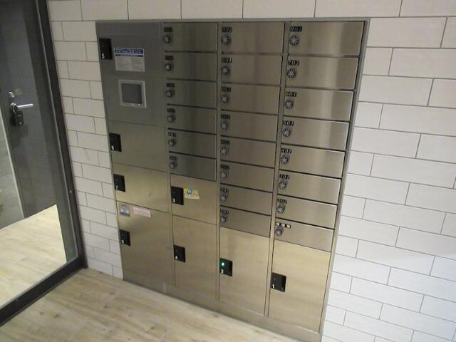 駐車場　メールボックス、宅配ボックス