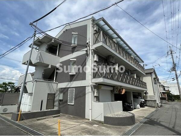 建物外観　外観は落ち着いています