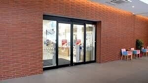 ドラックストア　ツルハドラッグ北4条店（ドラッグストア）まで186m