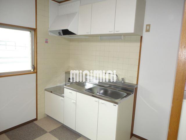 キッチン　小窓のあるキッチンで換気ばっちり