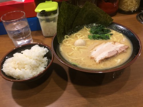 飲食店　本町商店（飲食店）まで545m