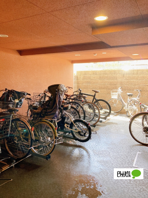 駐車場　駐輪場