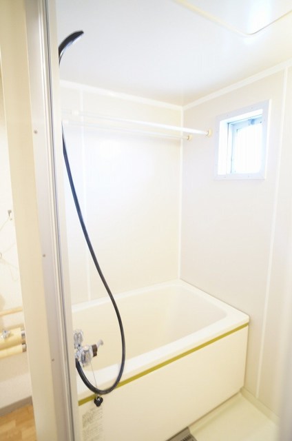 バス・シャワールーム　同物件別部屋写真（現況を優先いたします）