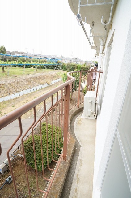 バルコニー　同物件別部屋写真（現況を優先いたします）