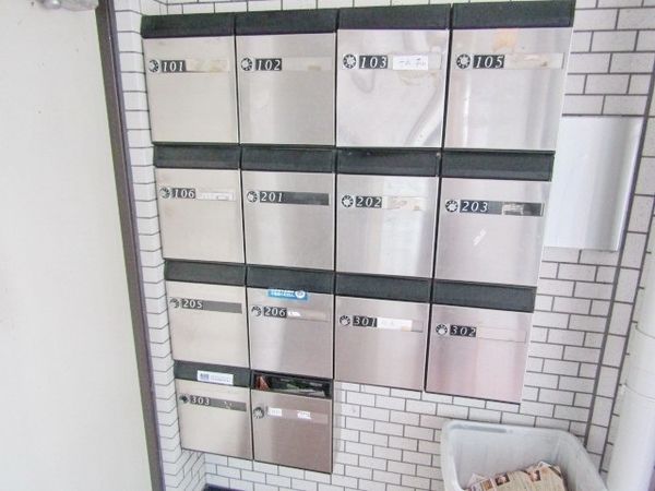 ロビー　メールボックス