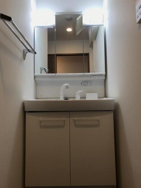 洗面設備　脱衣スペースもあります