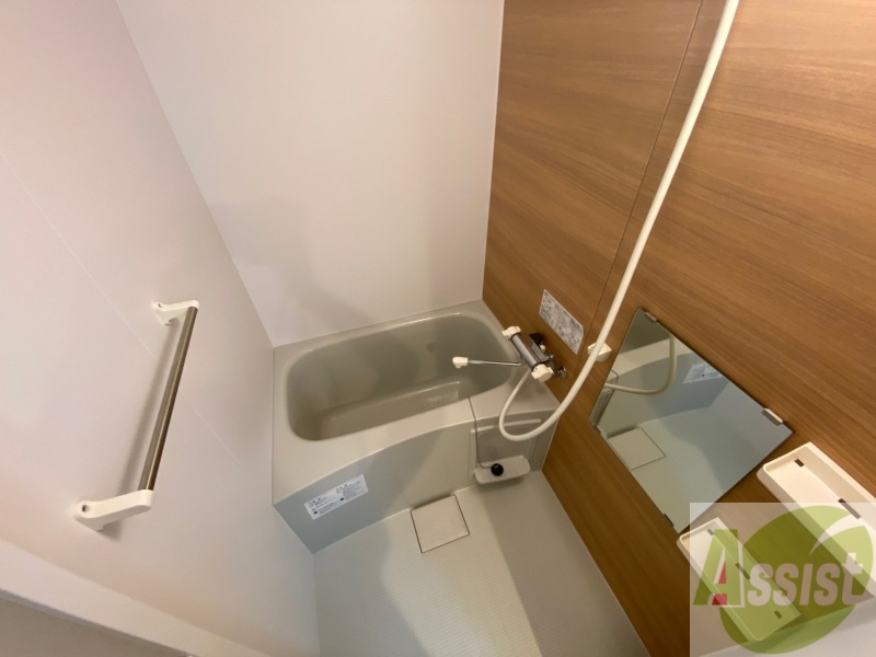 バス・シャワールーム　お風呂になります。一日の疲れを癒してくださいね。