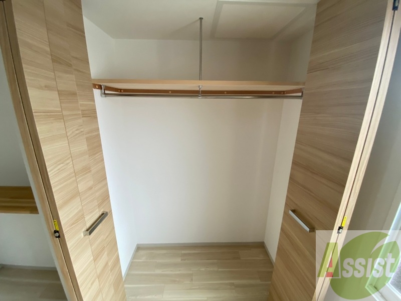 収納　寝室の収納です。部屋がすっきり片付きます。