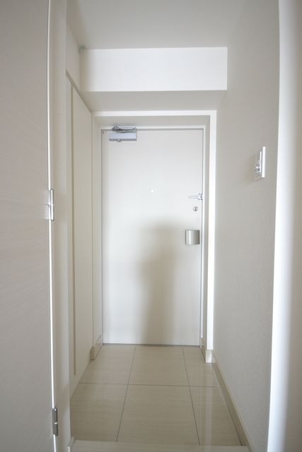 玄関　※別号室の参考写真
