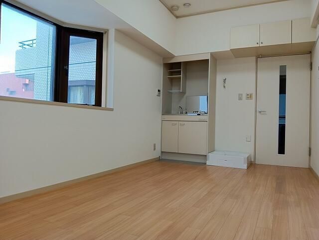 居室・リビング　※洗濯機置き場はバルコニー