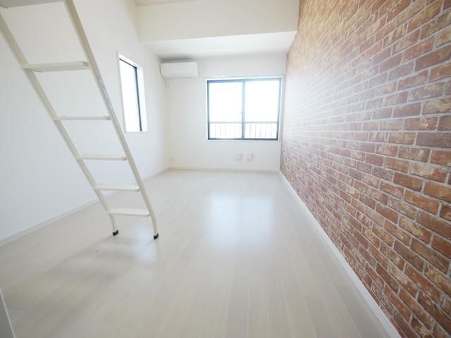 居室・リビング　★７．２帖の洋室です★