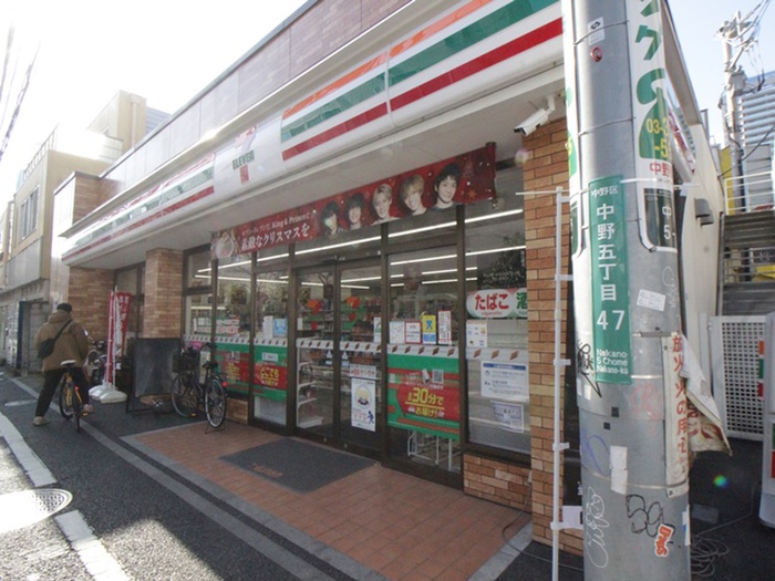 コンビニ　セブンイレブン（コンビニ）まで217m