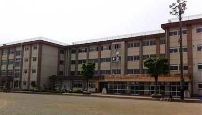 小学校　小田原市立豊川小学校（小学校）まで703m