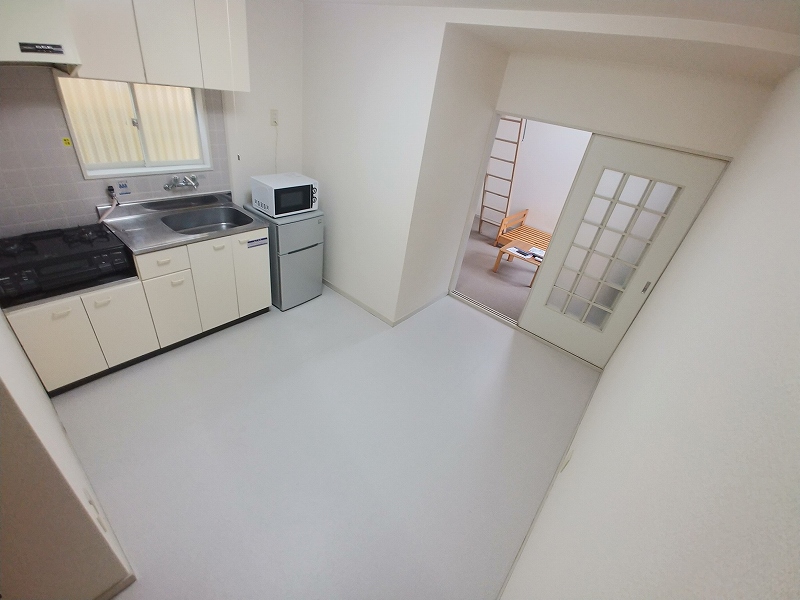 キッチン　居室：キッチン側 ※101号室は家電・家電はありません。