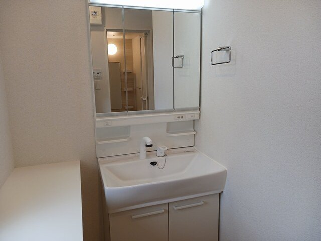 洗面設備　脱衣スペースもあります