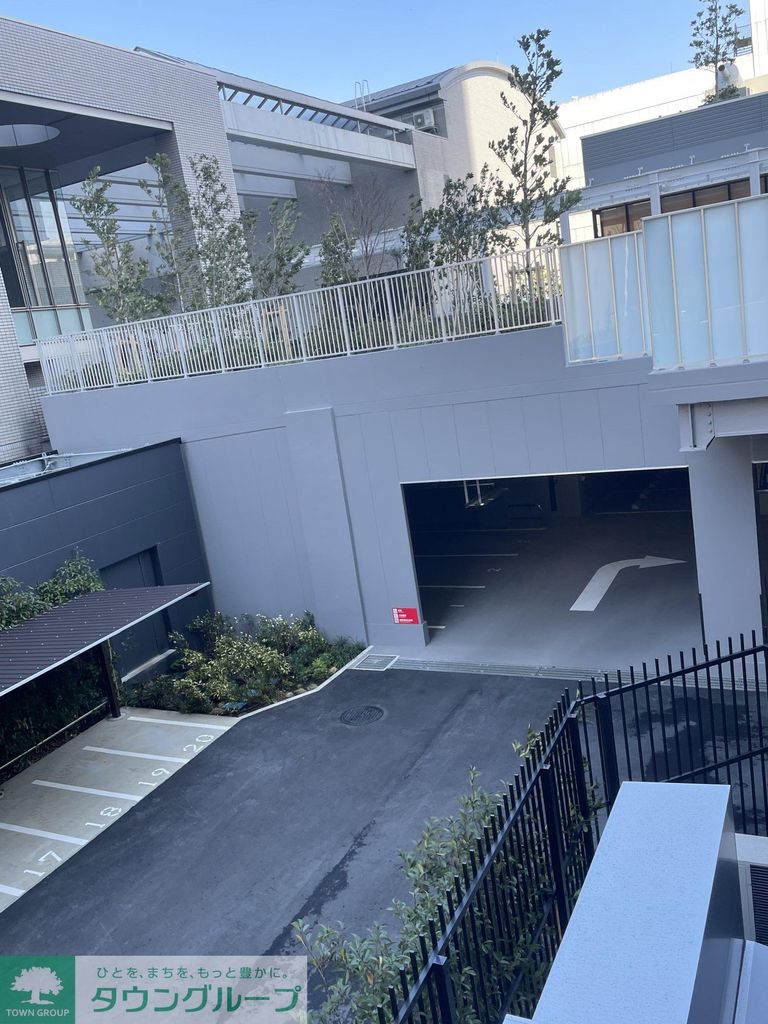 駐車場　バルコニー