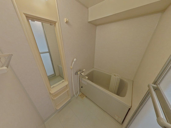 バス・シャワールーム　※別部屋の写真です