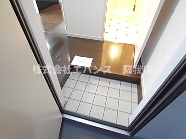 玄関　収納もある玄関です