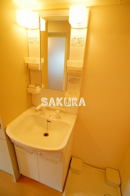 洗面設備　身支度に欠かせない独立洗面台♪