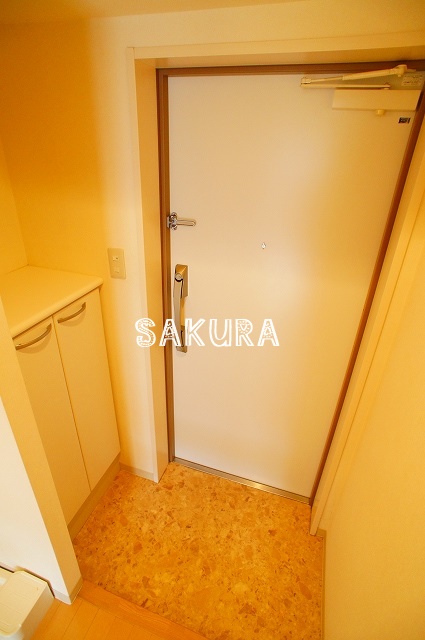 玄関　収納豊富なシューズボックスです♪