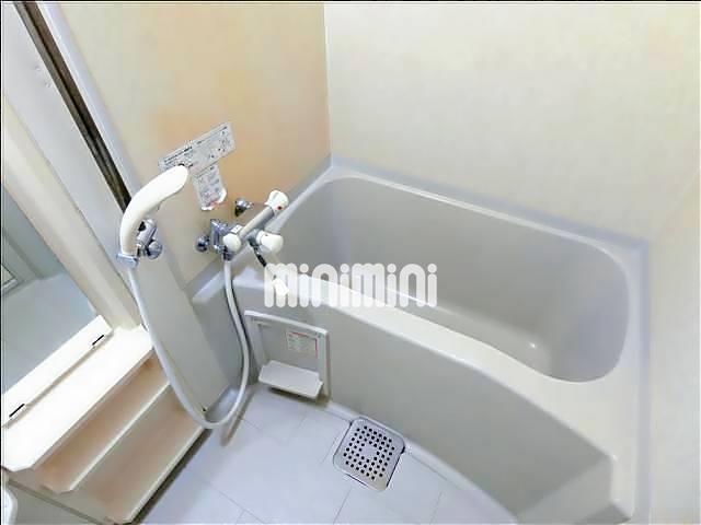 バス・シャワールーム　お風呂で１日の疲れを癒してくださいませ。