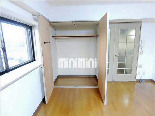 収納　衣類はこちらに収納できます。