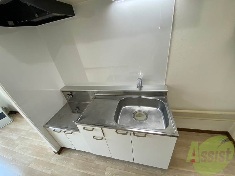 キッチン　キッチンです。一人暮らしなら十分な大きさですね。