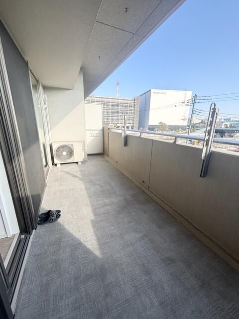 バルコニー　バルコニーからの眺めを楽しみながら食事をしませんか