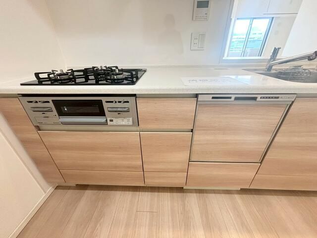 キッチン　コンパクトなキッチンで掃除もラクラク