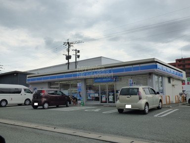 コンビニ　ローソン　熊本下硯川店（コンビニ）まで681m