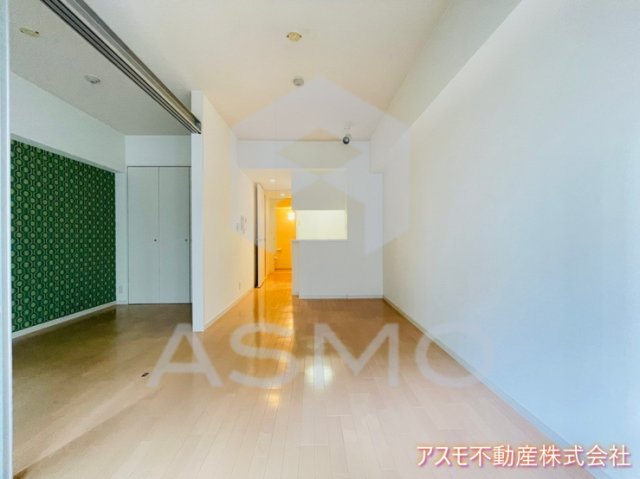 居室・リビング　同マンション別部屋参考写真