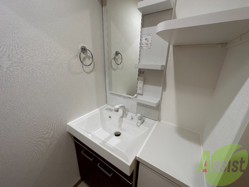 洗面設備　シャンプードレッサーなので身支度しやすそうですね。