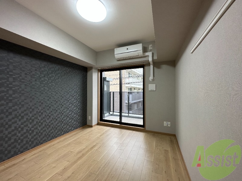 居室・リビング　アクセントクロスの色は現況優先となります。