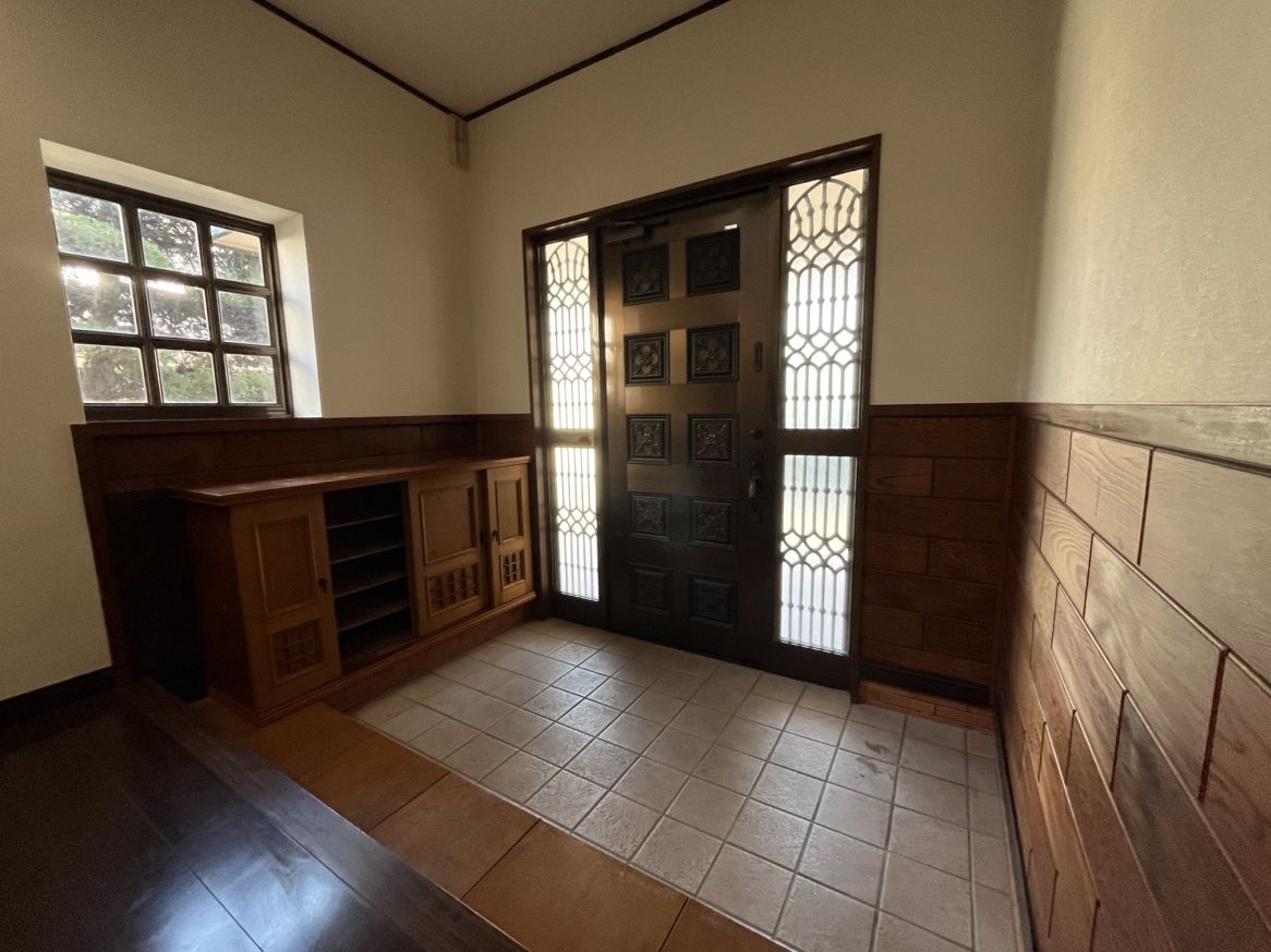 玄関　シューズボックス付きの玄関です★