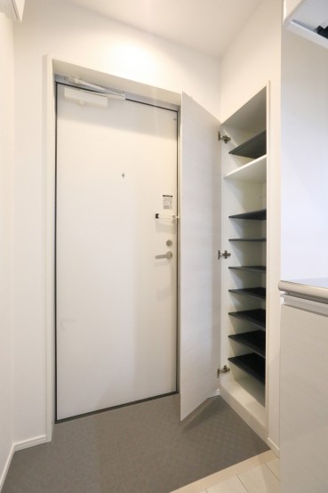 玄関　カインドネスシリーズ施工例