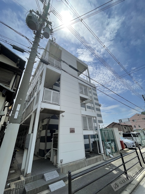 エントランス　ここに住む幸せ。明るいエントランス。