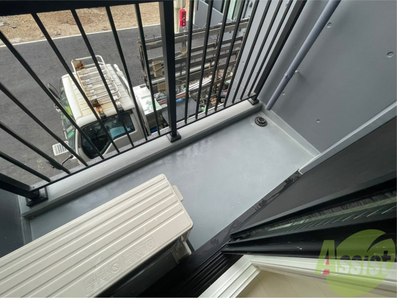 バルコニー　バルコニーです。洗濯物を干すもよし、一息つくもよしですね。