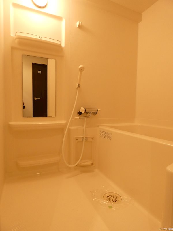 バス・シャワールーム　別号室の為、　現状優先