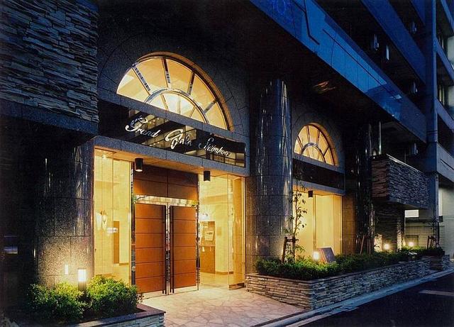 エントランス　高級感のある分譲仕様の外観