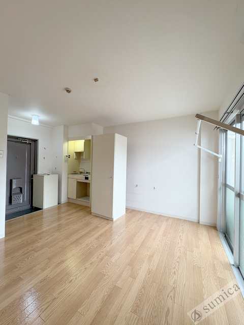 その他部屋・スペース　広々８帖・明るい室内です♪♪