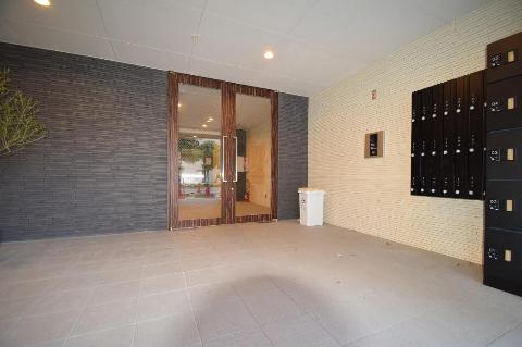 エントランス　外観写真（昼）