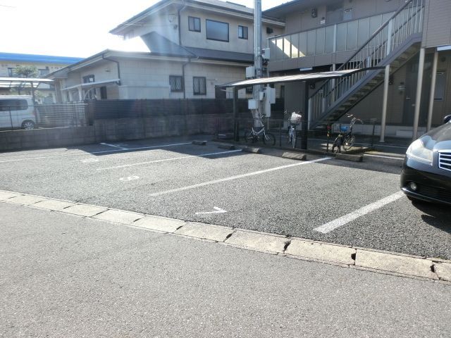 駐車場　敷地内駐車場付き