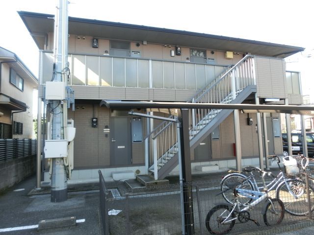 建物外観　2004年築。閑静な住宅街に立地しています