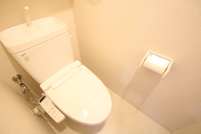 トイレ　※別室の参考写真の為、現況優先です。