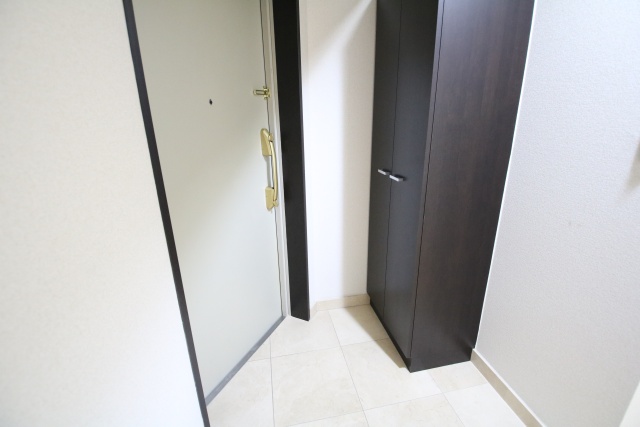 玄関　※別室の参考写真の為、現況優先です。