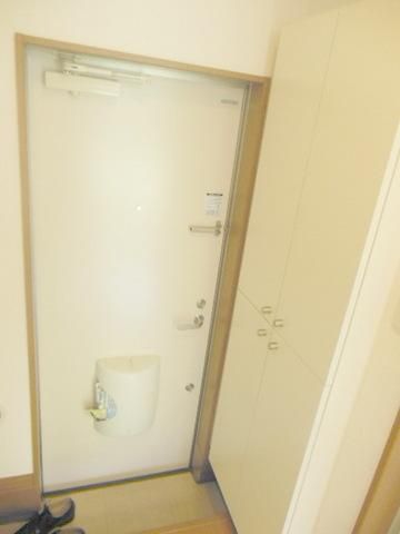玄関　★お部屋探しは株式会社タウンハウジング東京まで★